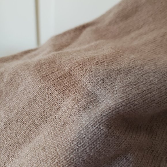 Wyatt 100% Cashmere grey crewneck sweater-size L - Picture 2 of 5